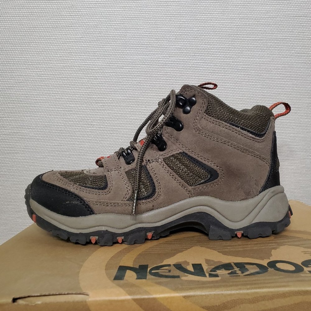 Nevados Boomerang II, Mid, Woman's Hiking Boot, 6.5 - EUC - Picture 3 of 11